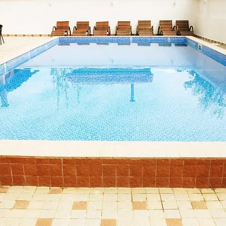 Семеен Хотел Виа Лакус 호텔 사파레바바냐