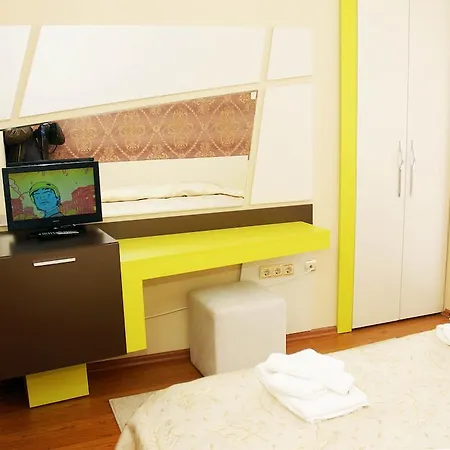 호텔 Семеен Хотел Виа Лакус 사파레바바냐