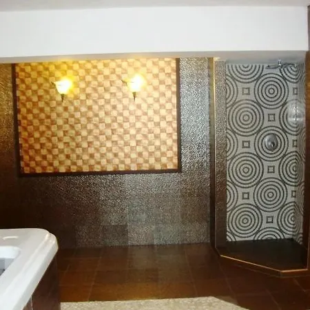 Семеен Хотел Виа Лакус