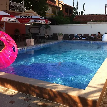 Семеен Хотел Виа Лакус 호텔 3*