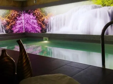 Семеен Хотел Виа Лакус 사파레바바냐