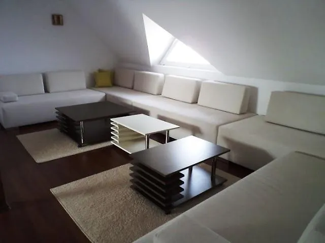 Семеен Хотел Виа Лакус 3*